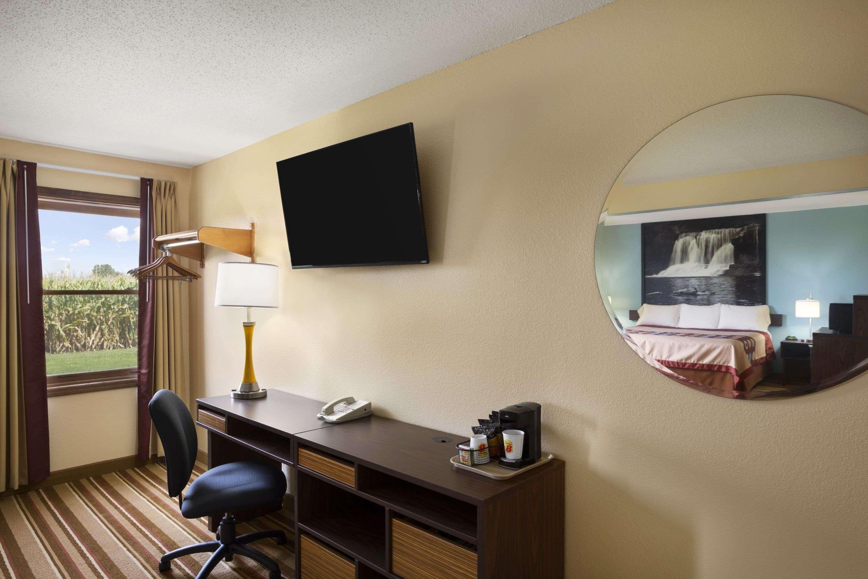 Super 8 By Wyndham Mattoon Hotel Kültér fotó