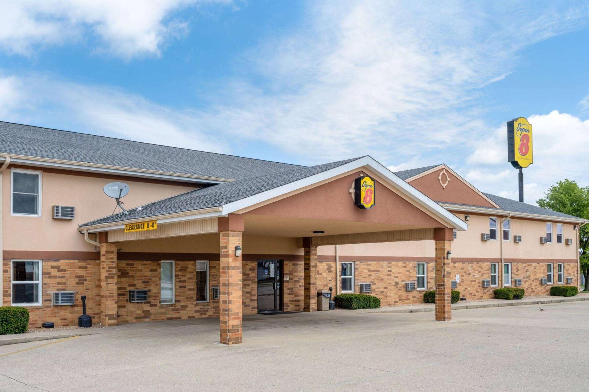 Super 8 By Wyndham Mattoon Hotel Kültér fotó