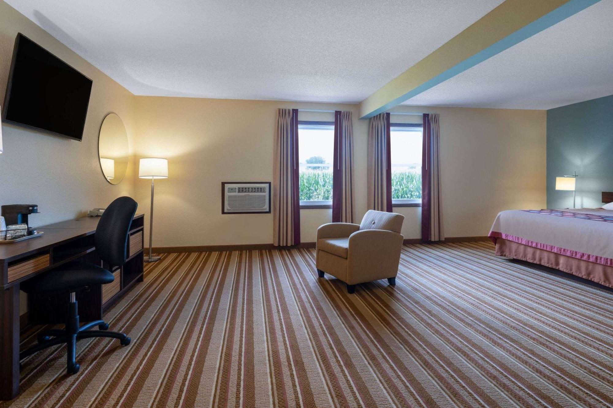 Super 8 By Wyndham Mattoon Hotel Kültér fotó