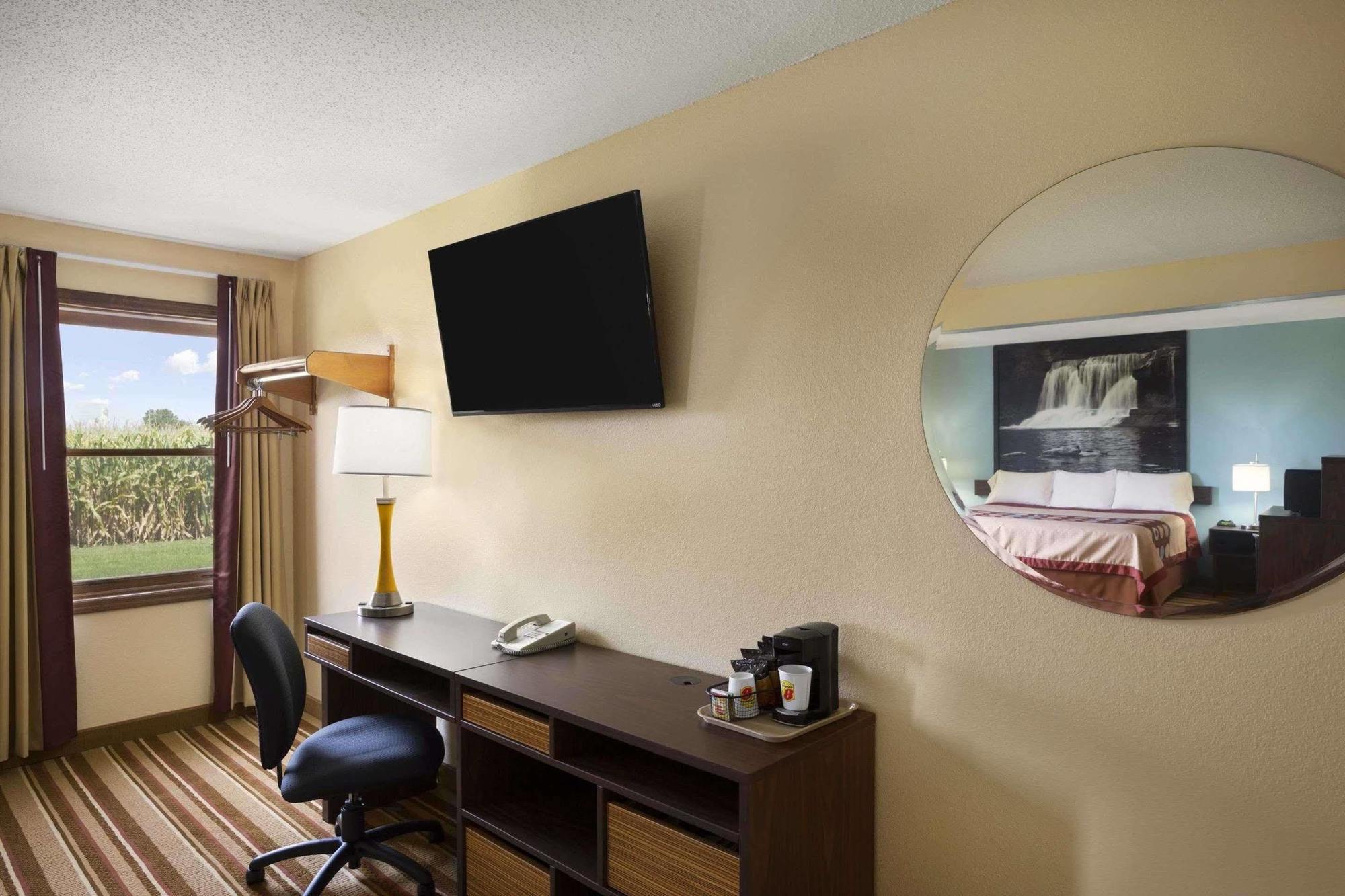 Super 8 By Wyndham Mattoon Hotel Kültér fotó